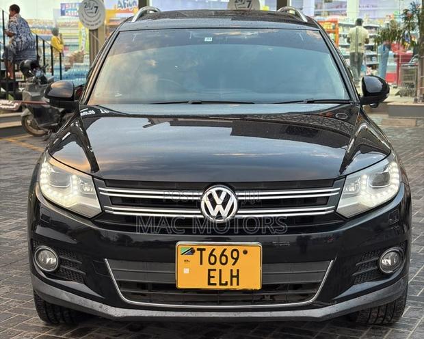 Volkswagen Tiguan 2011 Black