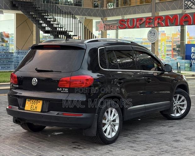 Volkswagen Tiguan 2011 Black