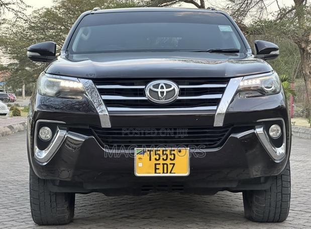 Toyota Fortuner 2016 Brown