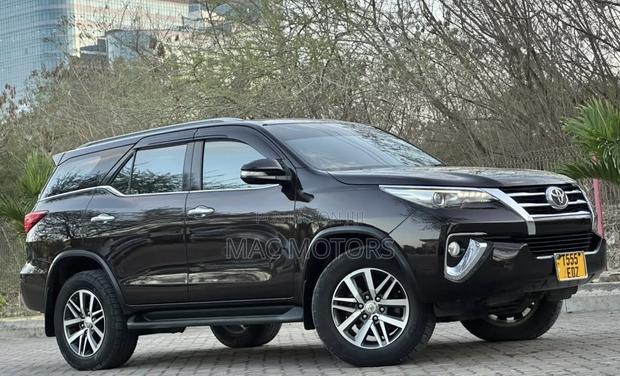 Toyota Fortuner 2016 Brown
