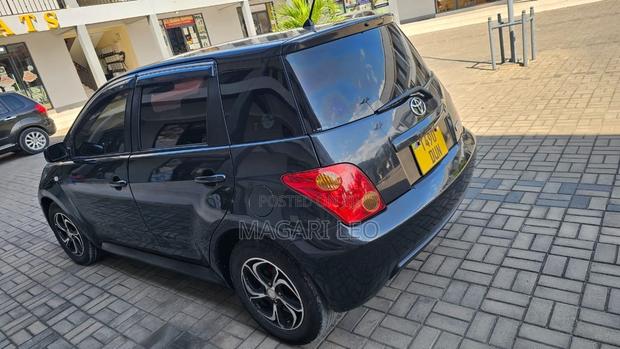 Toyota IST 2004 Black