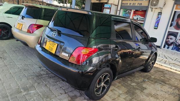 Toyota IST 2004 Black
