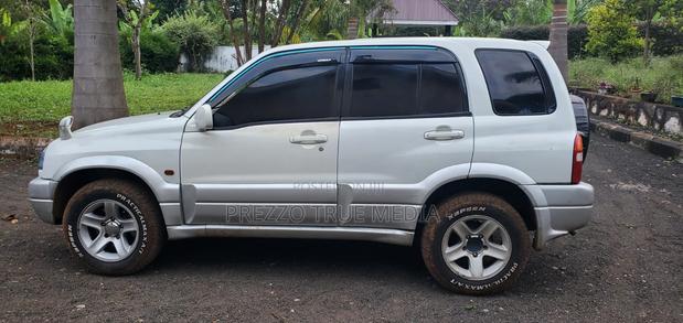 Suzuki Grand Vitara 2.0 1999 Pearl