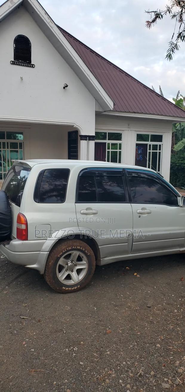 Suzuki Grand Vitara 2.0 1999 Pearl