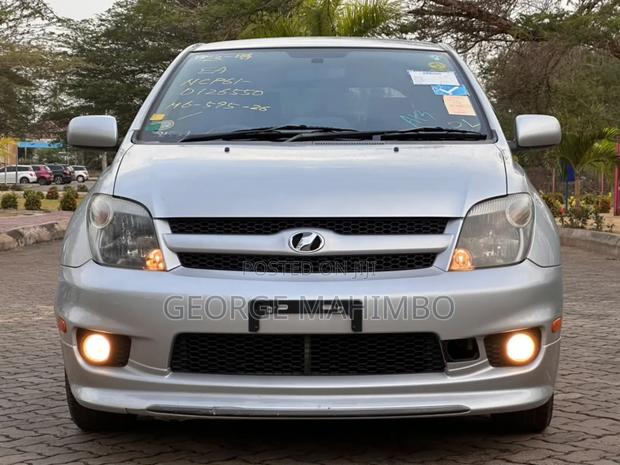 Toyota IST 2006 Silver