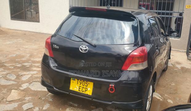 Toyota Vitz 2008 Black