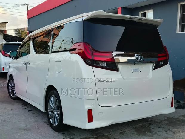 Toyota Alphard 2016 White