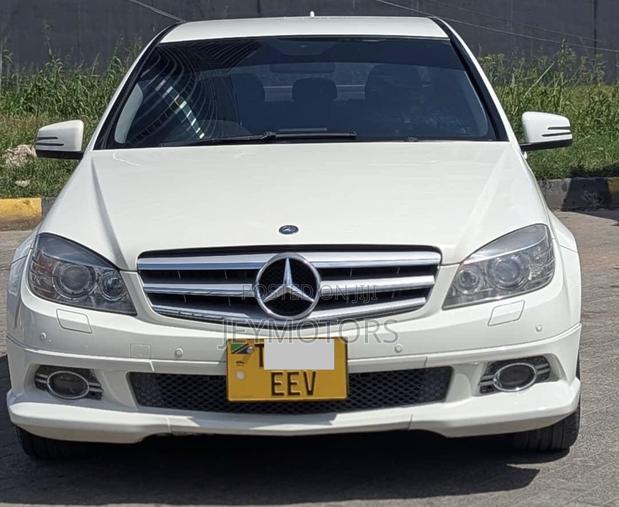 Mercedes-Benz C200 2010 Pearl