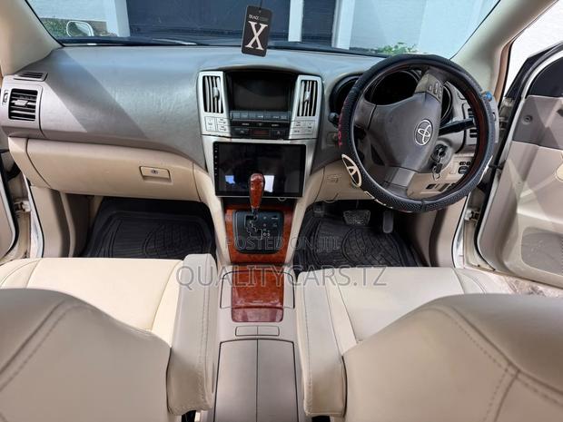 Toyota Harrier 2005 White