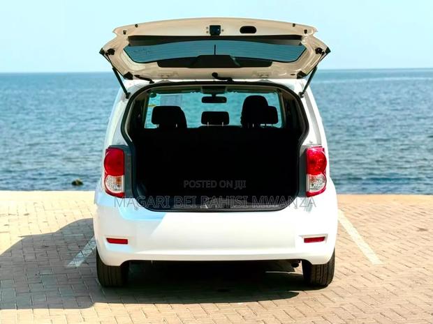 Toyota Corolla Rumion 2007 White