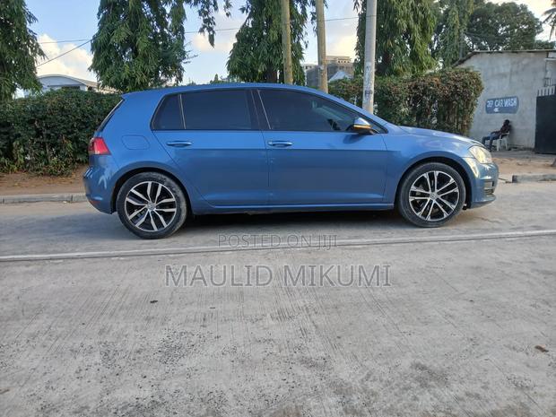 Volkswagen Golf 2014 Blue
