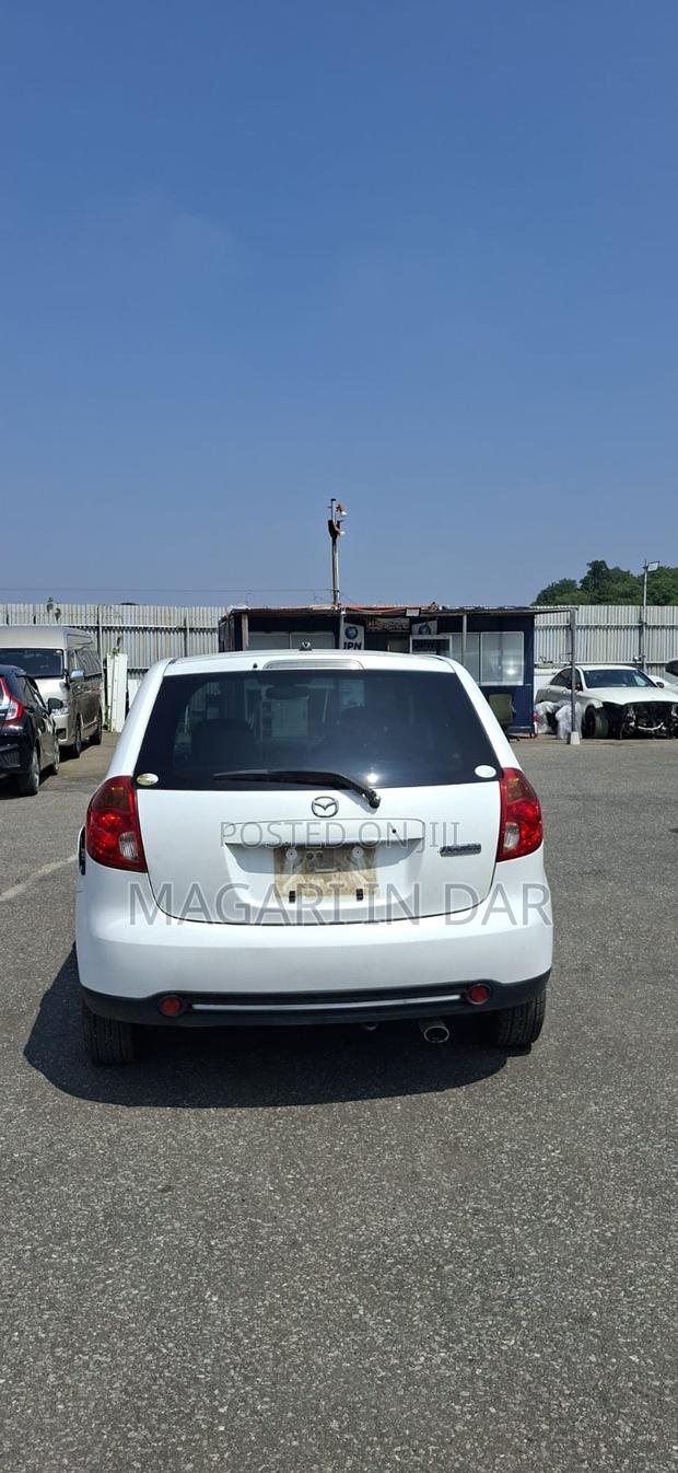 Mazda Verisa 2011 White