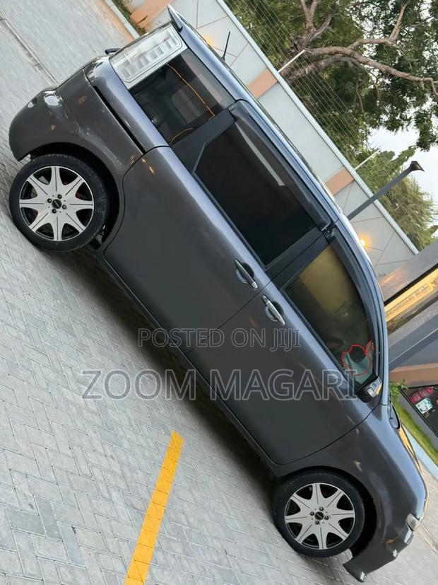 Toyota Sienta 2004 Gray