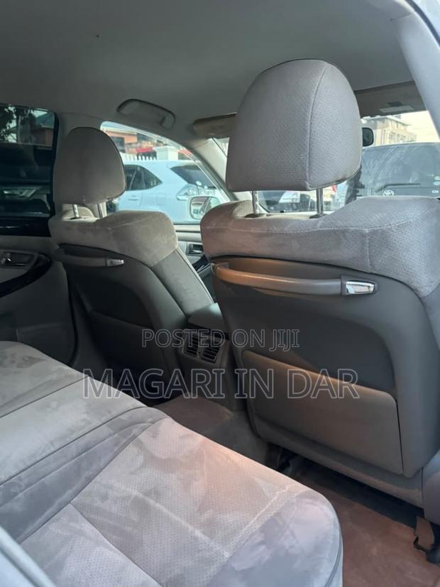 Toyota Crown 2004 White