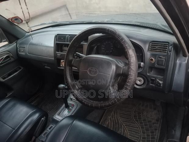 Toyota RAV4 Base FWD 1996 Black