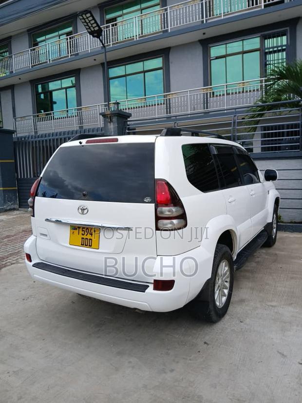 Toyota Land Cruiser Prado 2005 White