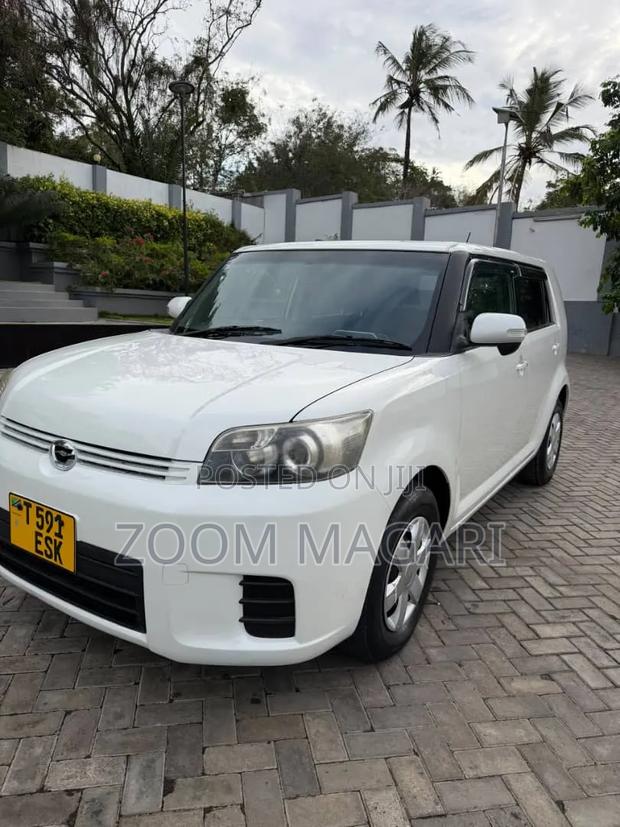 Toyota Corolla Rumion 2008 White