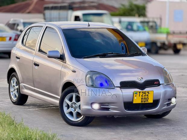 Toyota Vitz 2004