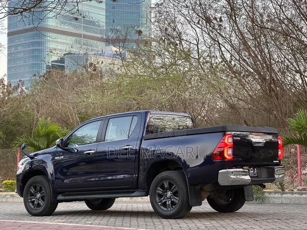 Toyota Hilux 2020 Black
