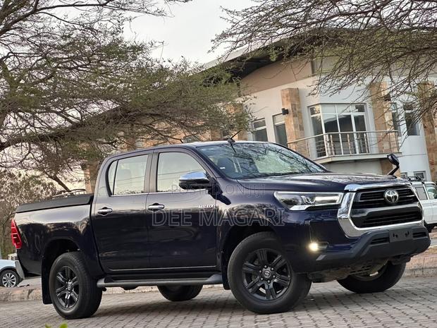 Toyota Hilux 2020 Black