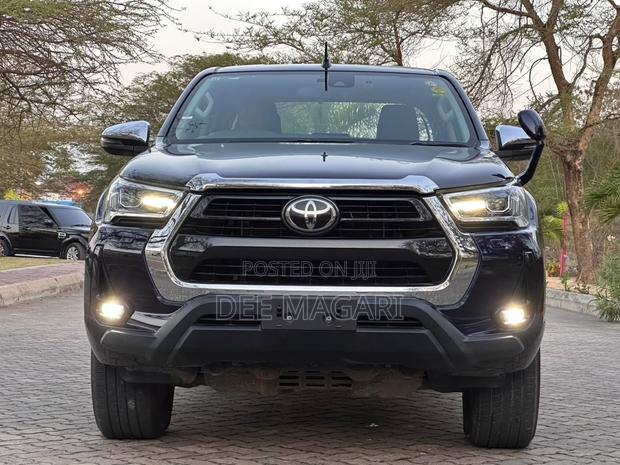 Toyota Hilux 2020 Black