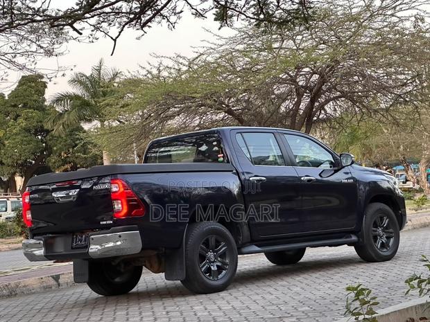 Toyota Hilux 2020 Black