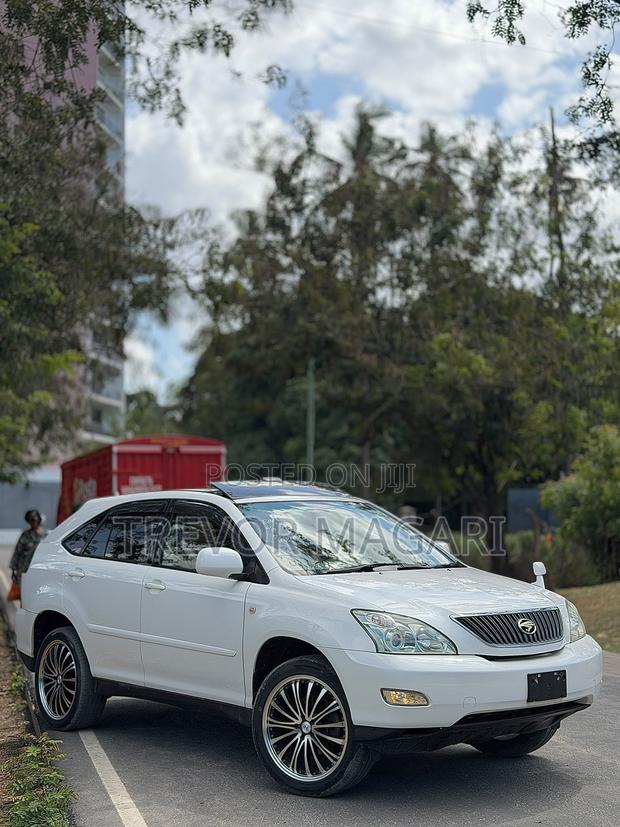 Toyota Harrier 2005 White