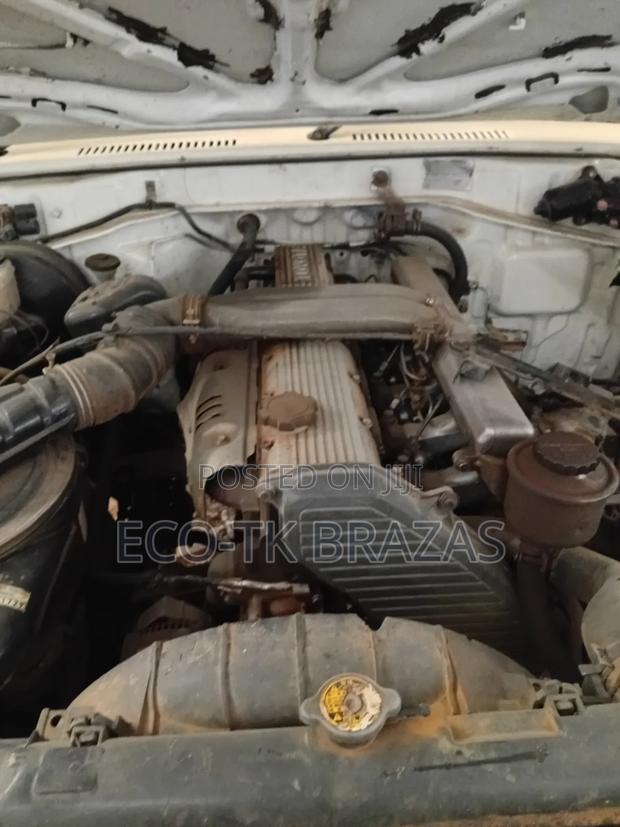 Toyota Land Cruiser 4x4 2004 White