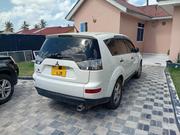 Mitsubishi Outlander SE 2010 White for sale