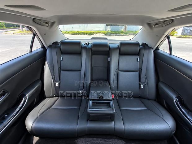 Toyota Crown 2009 White