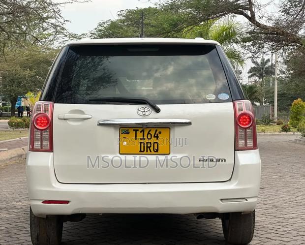 Toyota Raum 2008 White