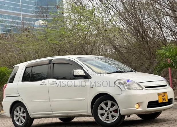 Toyota Raum 2008 White
