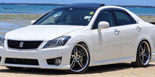 Toyota Crown 2009 Pearl