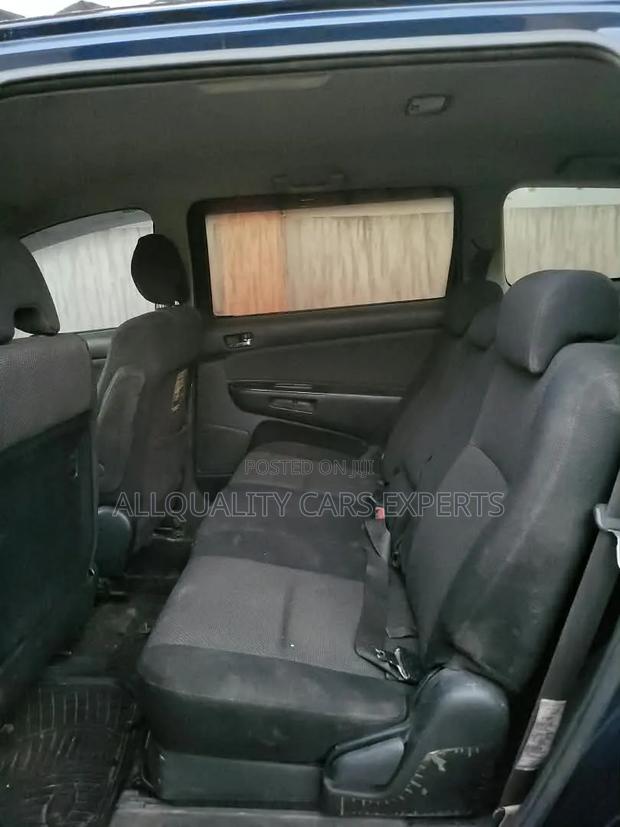 Toyota Wish 2005