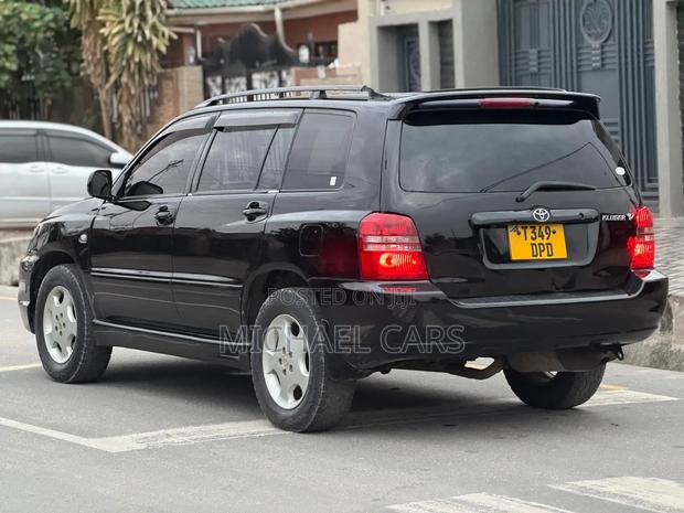 Toyota Kluger 2003 Black