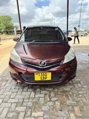 Toyota Vitz 1.0 FWD 5dr 2010 Maroon for sale