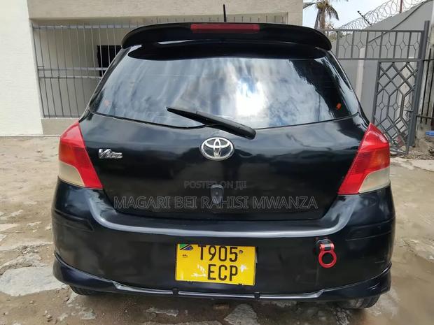 Toyota Vitz 2005 Black
