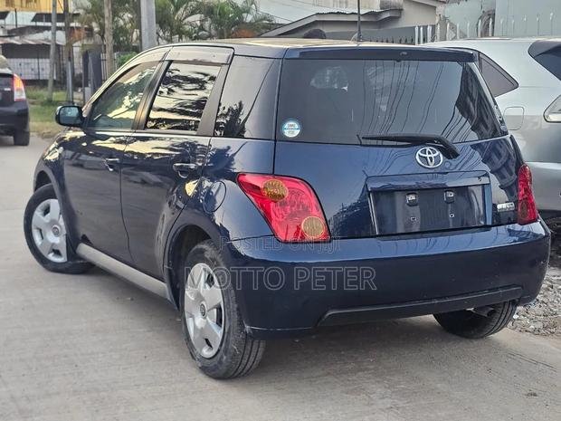 Toyota IST 2003 Black
