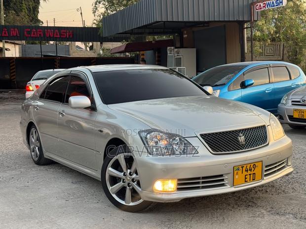 Toyota Crown Royale 2005 Silver