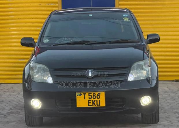 Toyota IST 2006 Black