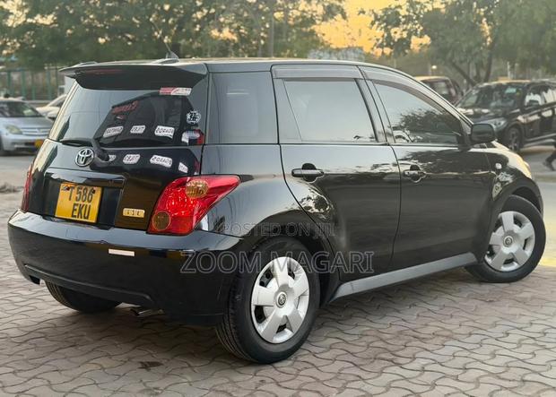 Toyota IST 2006 Black