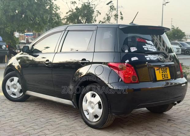 Toyota IST 2006 Black