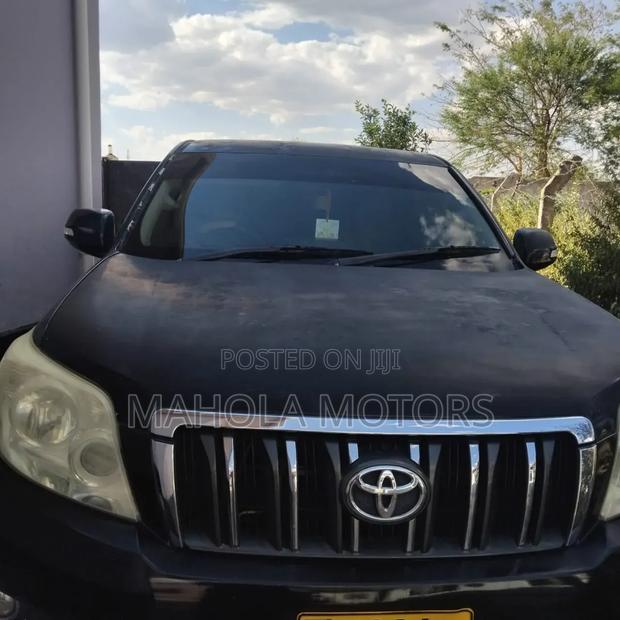 Toyota Land Cruiser Prado Kakadu 2018 Black