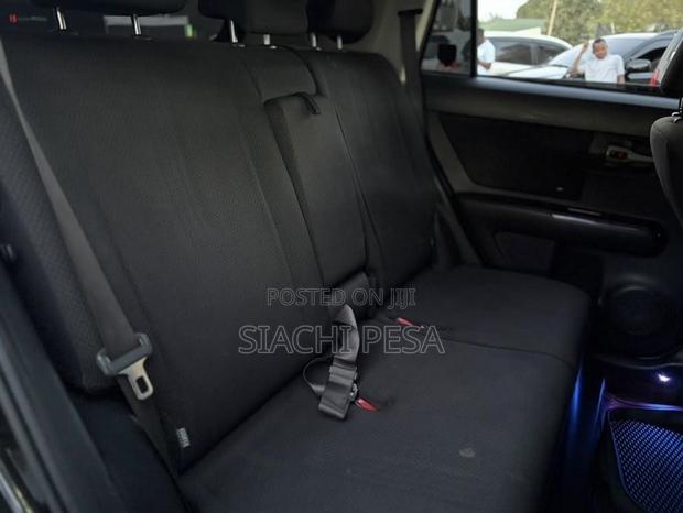 Toyota Corolla Rumion 2011 Black