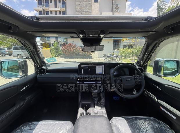 Toyota Land Cruiser Prado 2.8 2024 Black