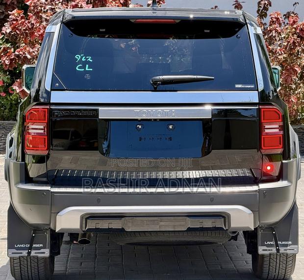 Toyota Land Cruiser Prado 2.8 2024 Black