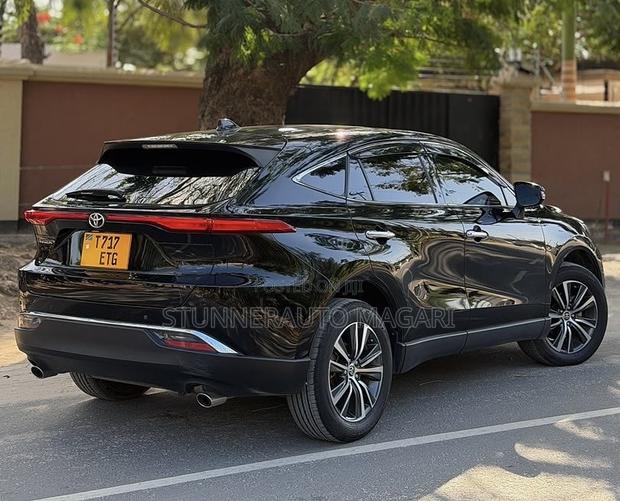 Toyota Harrier 2021 Black