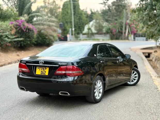 Toyota Crown 2009 Black