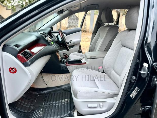 Toyota Crown 2009 Black
