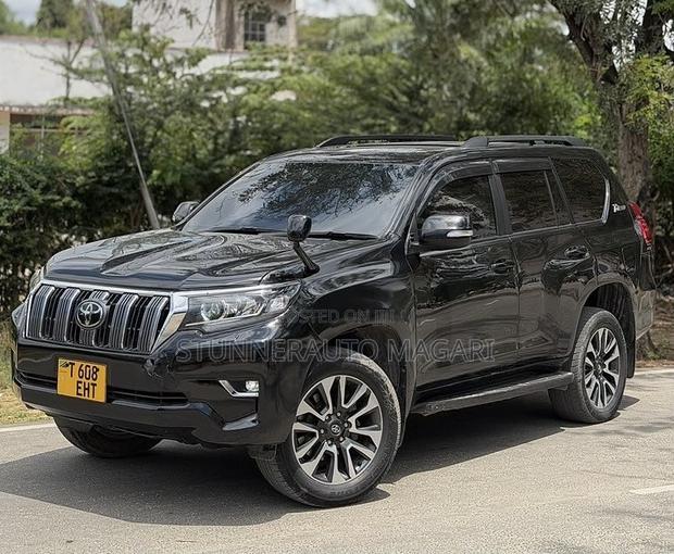 Toyota Land Cruiser Prado 2022 Matt Black